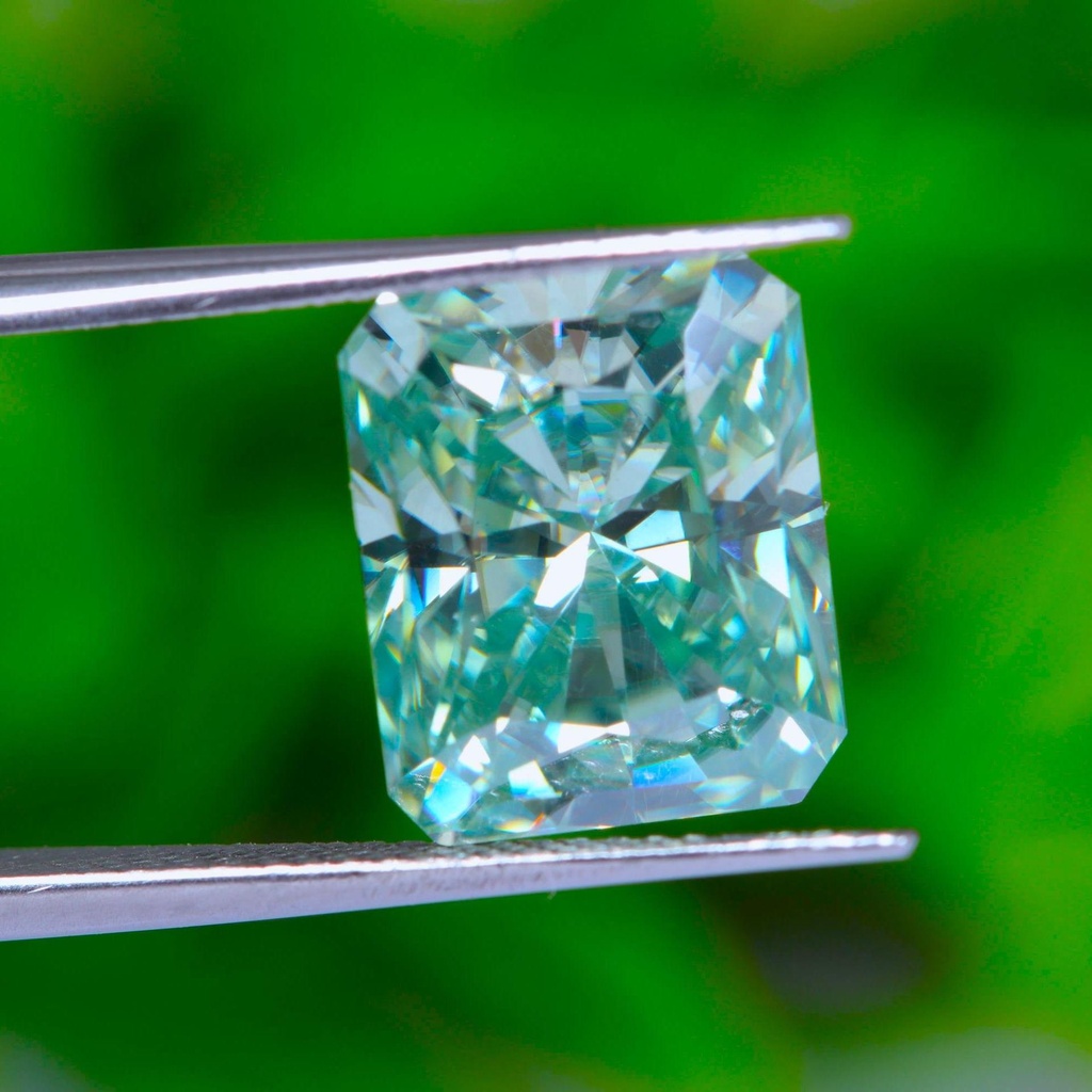Loose Moissanite Vivid Green Clean Radiant Cut 9.00 x 6.00 MM