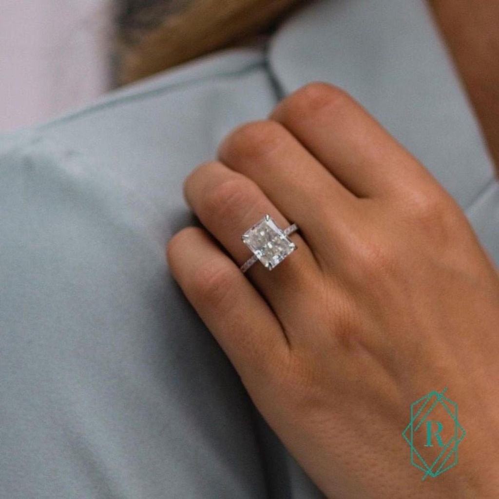 Radiant Diamond Engagement Ring for Women