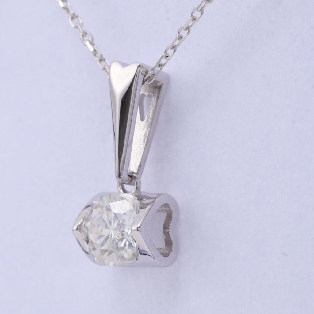 Round Moissanite Diamond Pendant