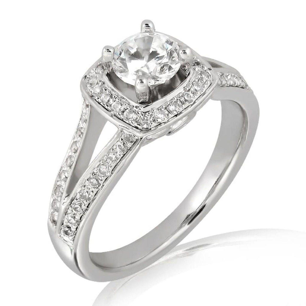 Round Diamond Halo Engagement Ring for Women
