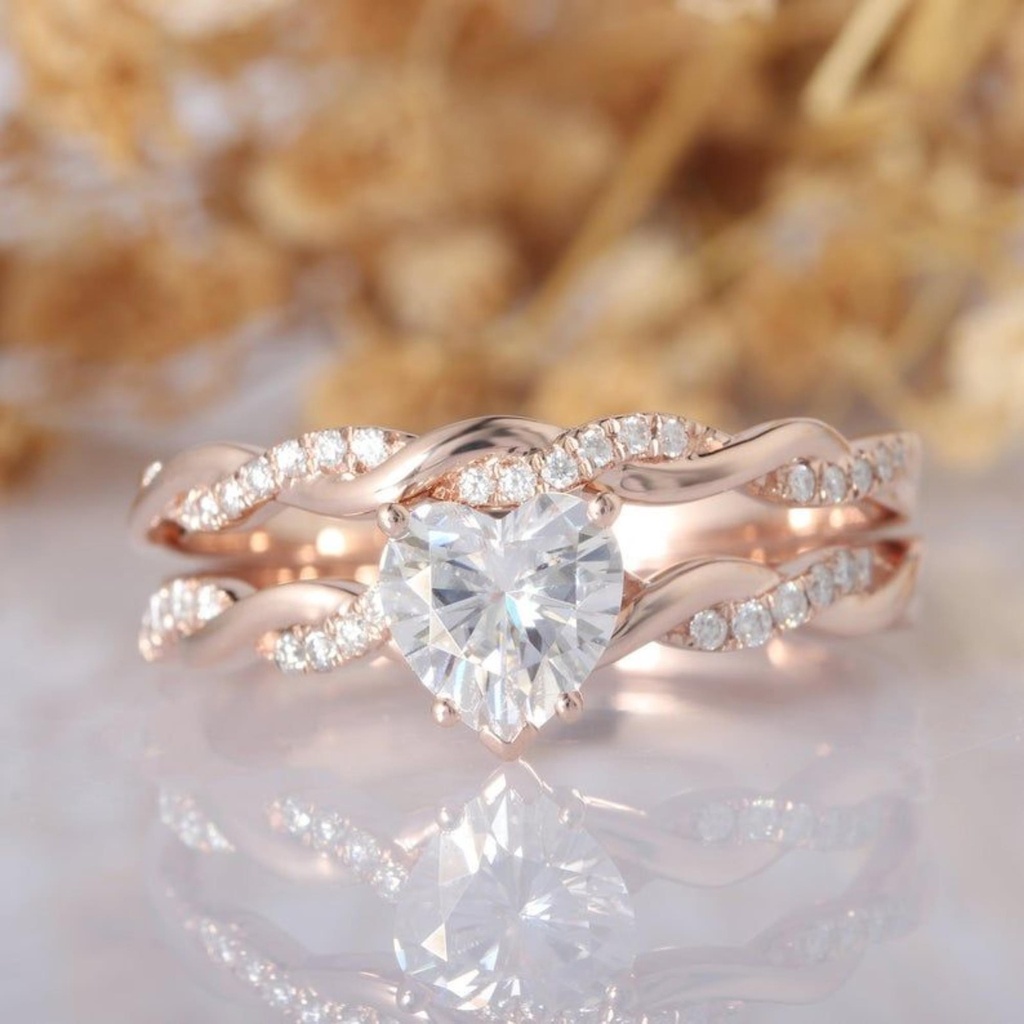 Heart Cut Stone Wedding Bridal Set Ring for Women