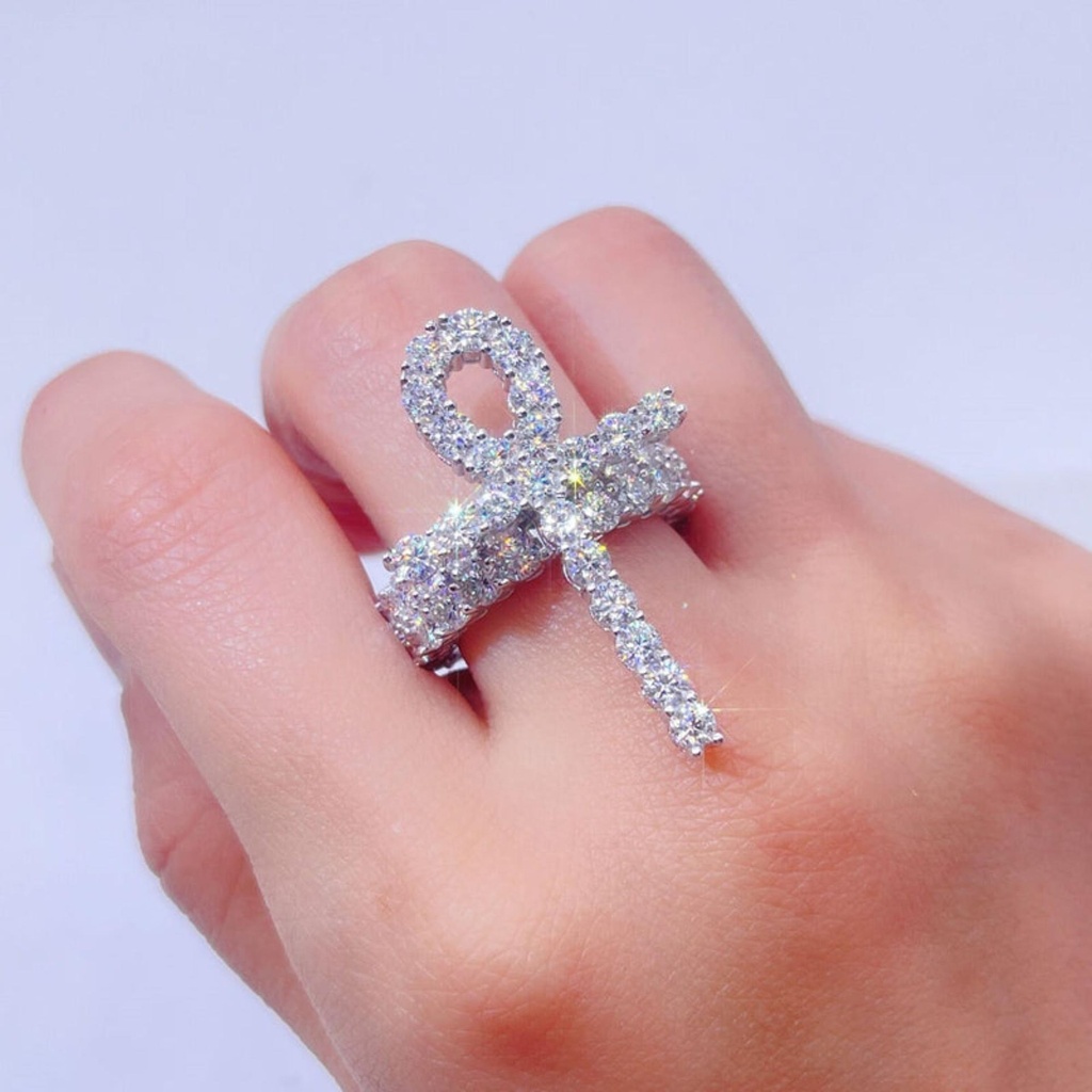 Round Diamond Unique Engagement Ring for Women
