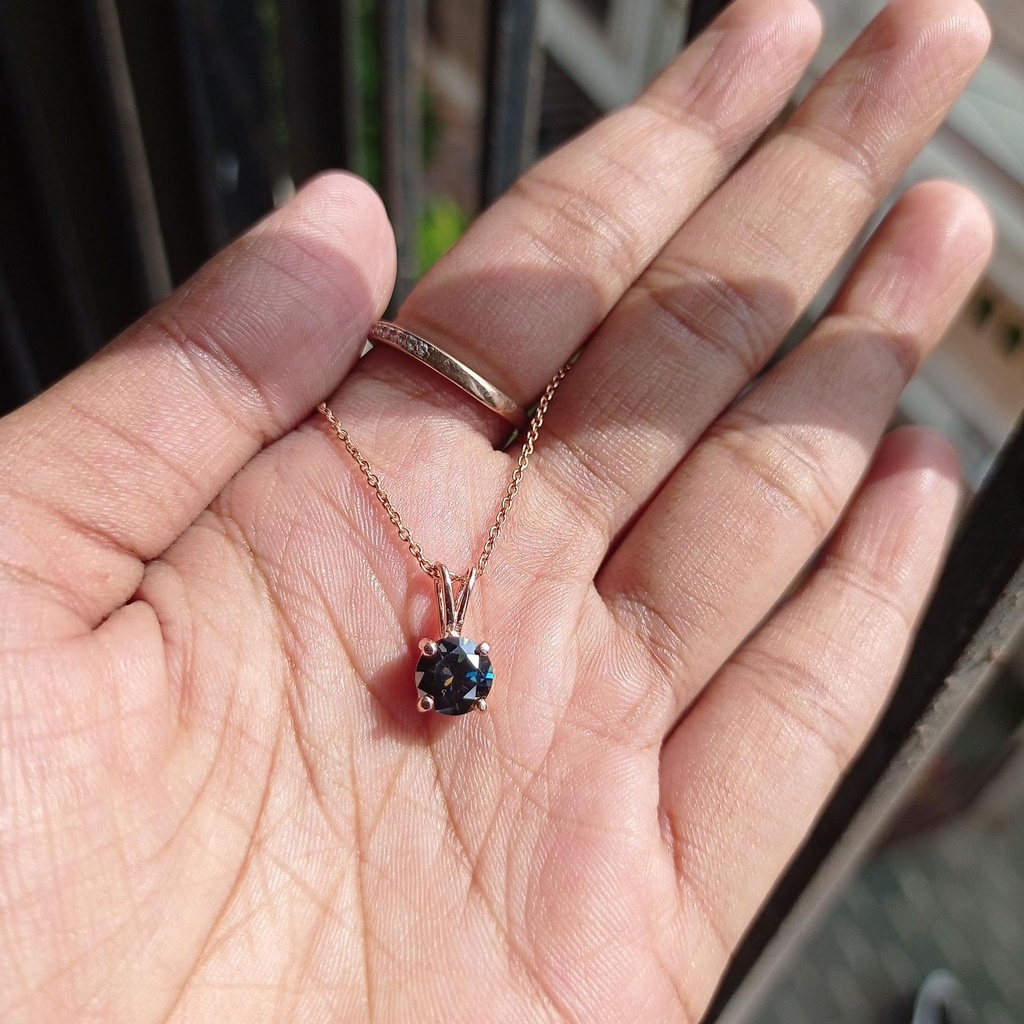  Round Moissanite Diamond Pendant For Women