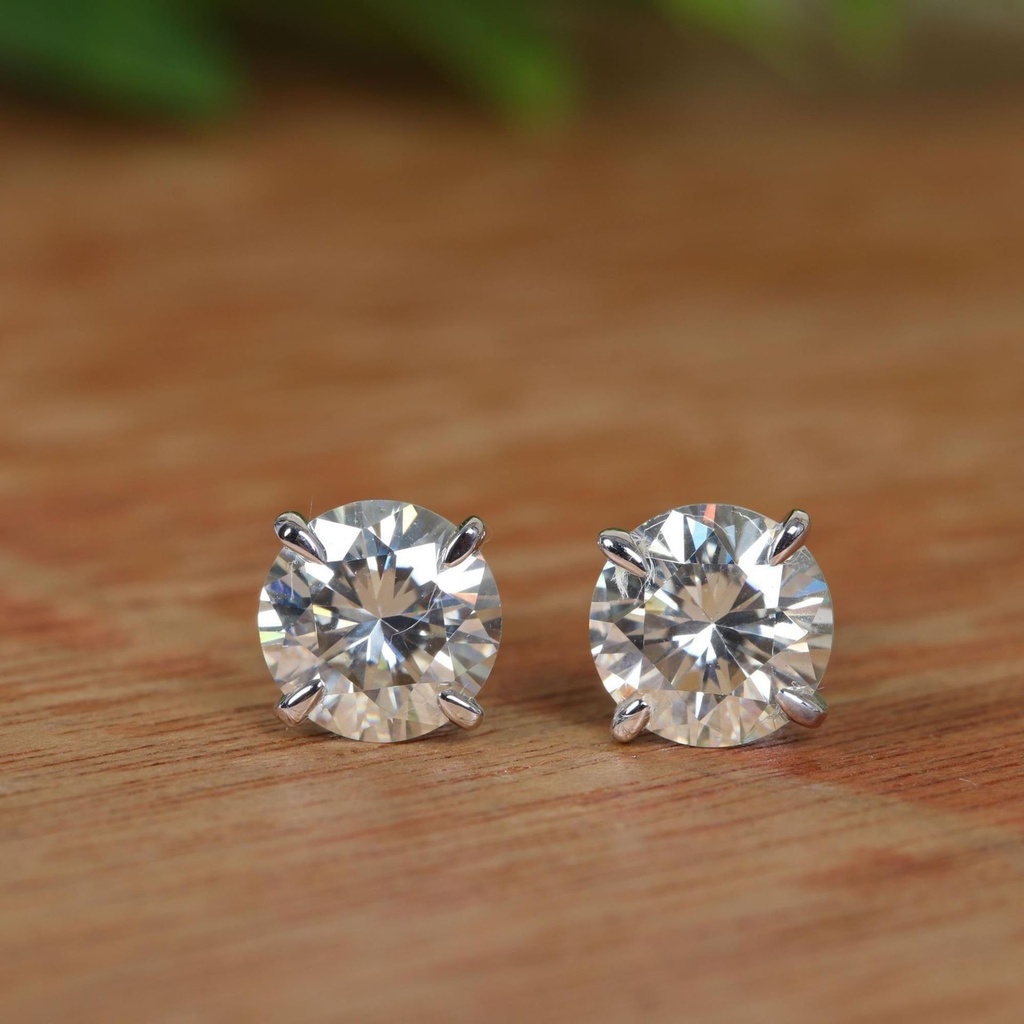 Round Cut Diamond  4 Prong Stud Earrings For Women