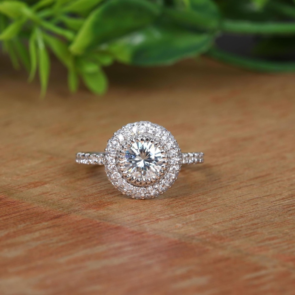 Round Diamond Halo Engagement Ring For Women