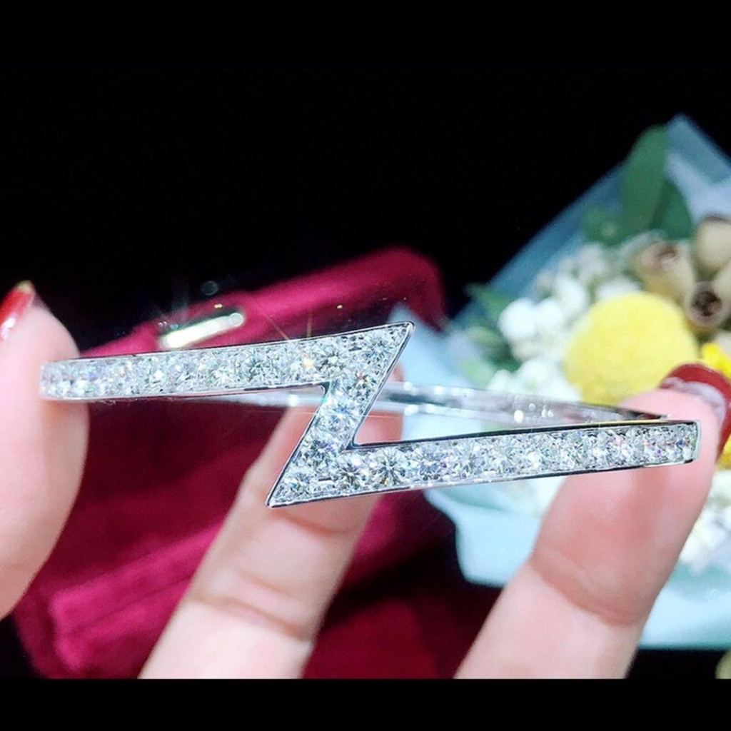 Round Diamond Unique Style Bangle For Women