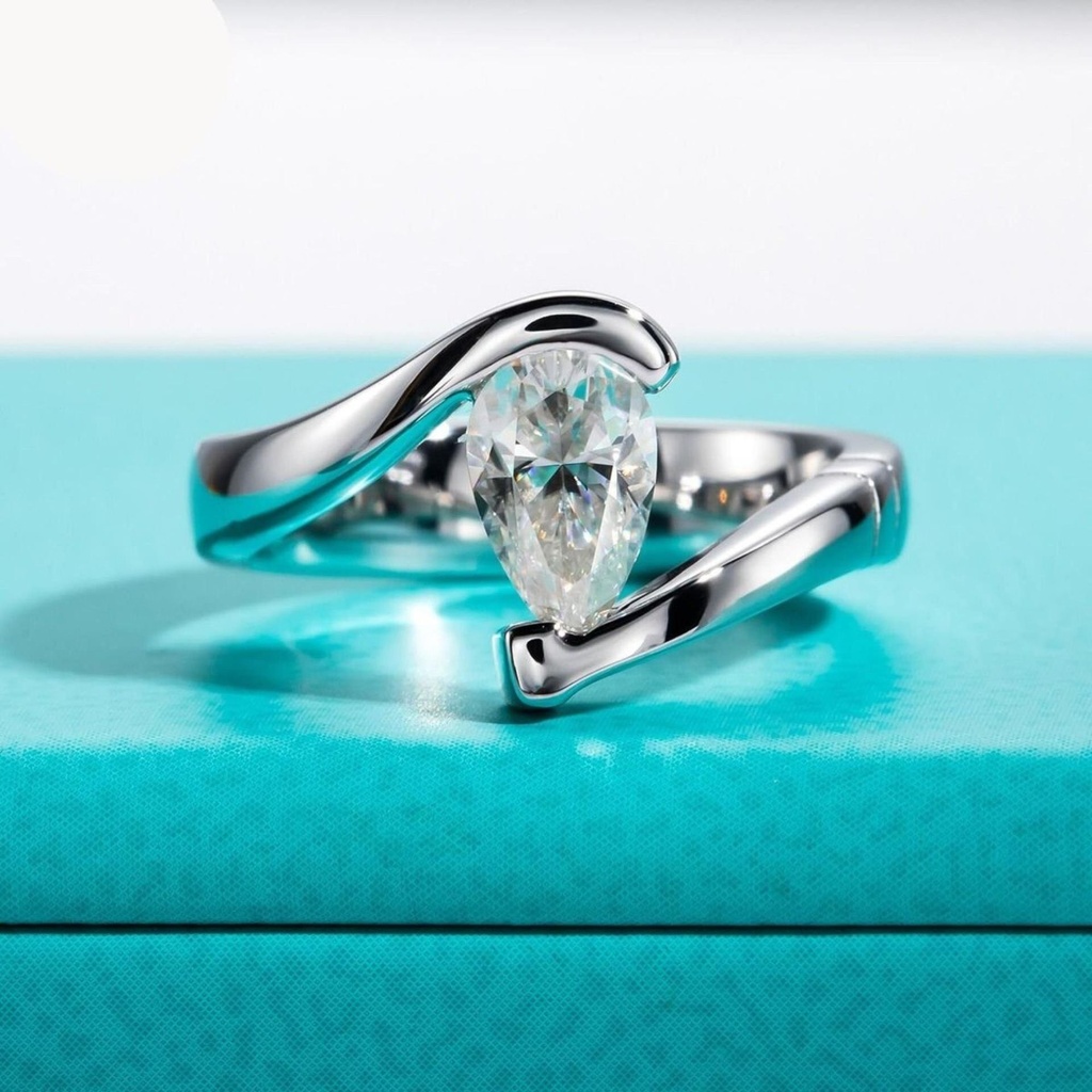 Pear Cut Diamond Unique Style Birthday Gift For Women