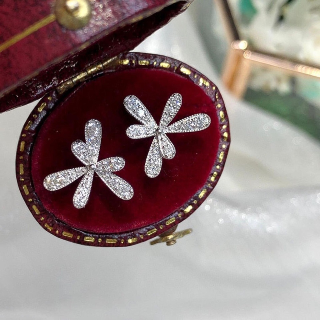 Round Cut Diamond Unique Stud Earrings For Women