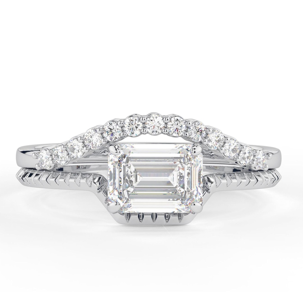 Emerald And Round Cut Diamond Unique Style Bridal Set Ring for Women