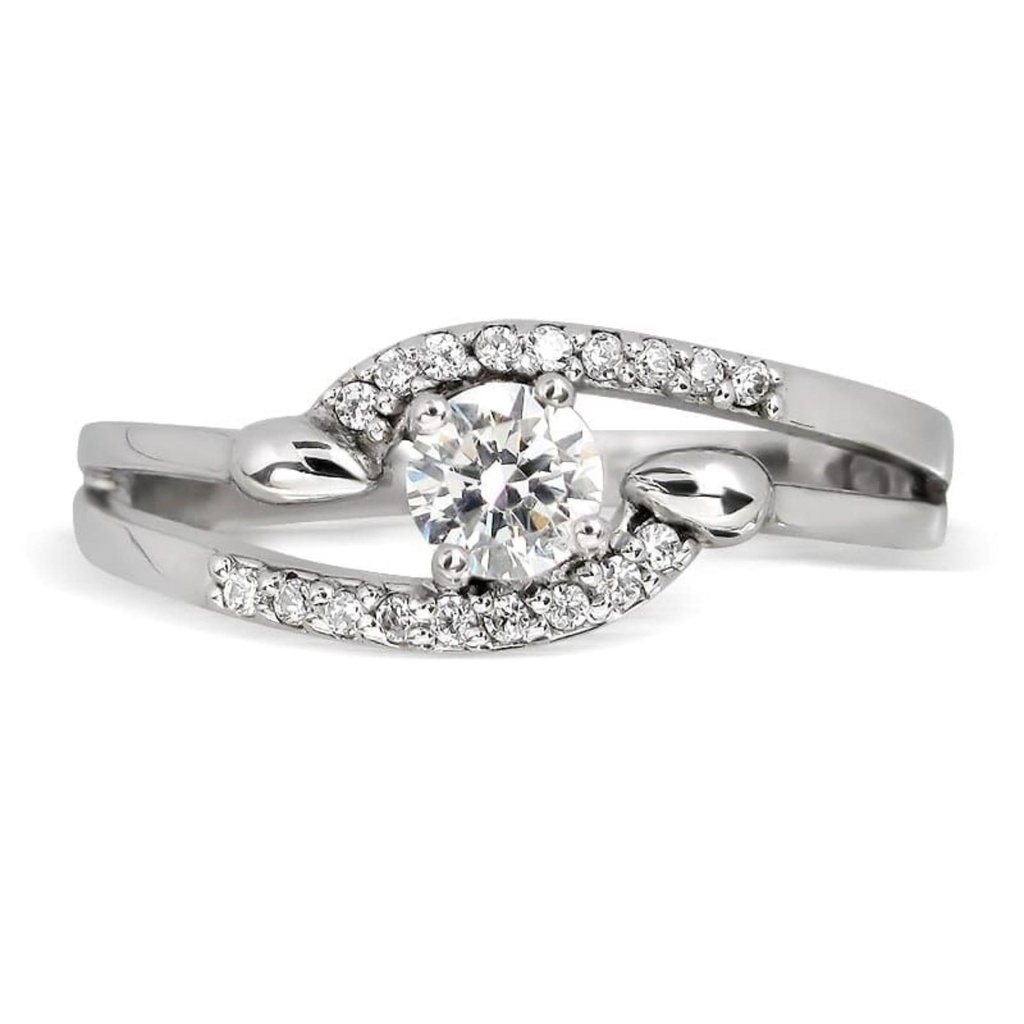 Round Cut Diamond Unique Style Anniversary Ring for Women