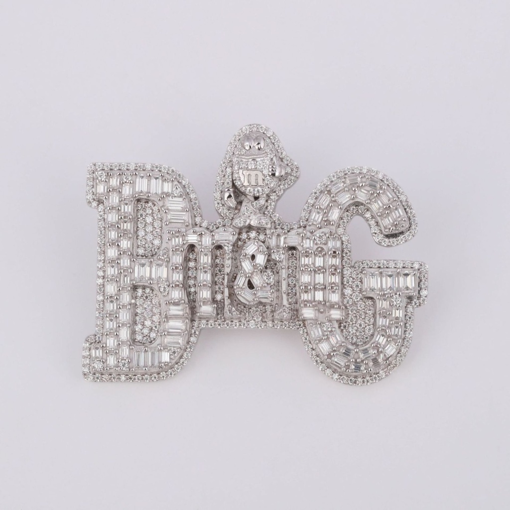 Classic lab grown diamond pendant crafted in 14 kt gold with vvs clarity diamonds