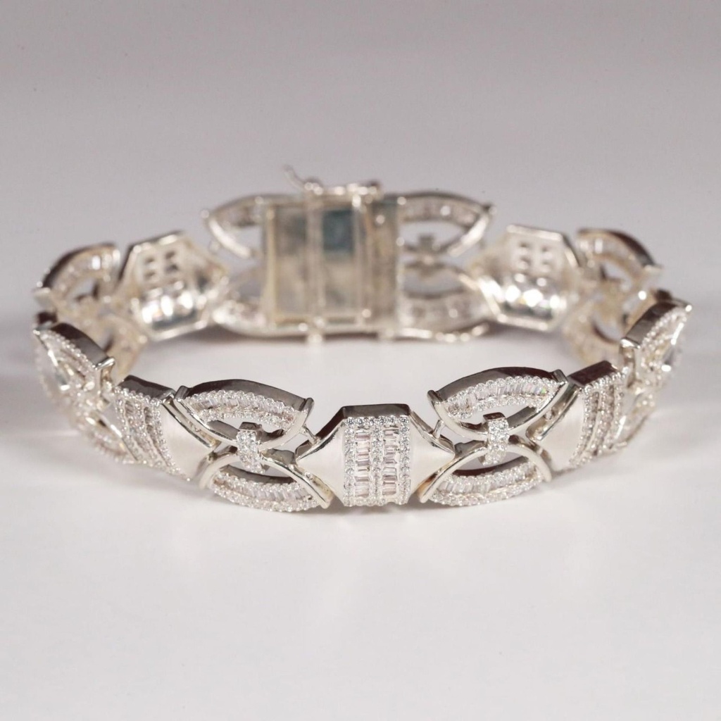 Urban Edge 14kt gold lab created bracelet for women wore at any occasion meticulously designed jewelry