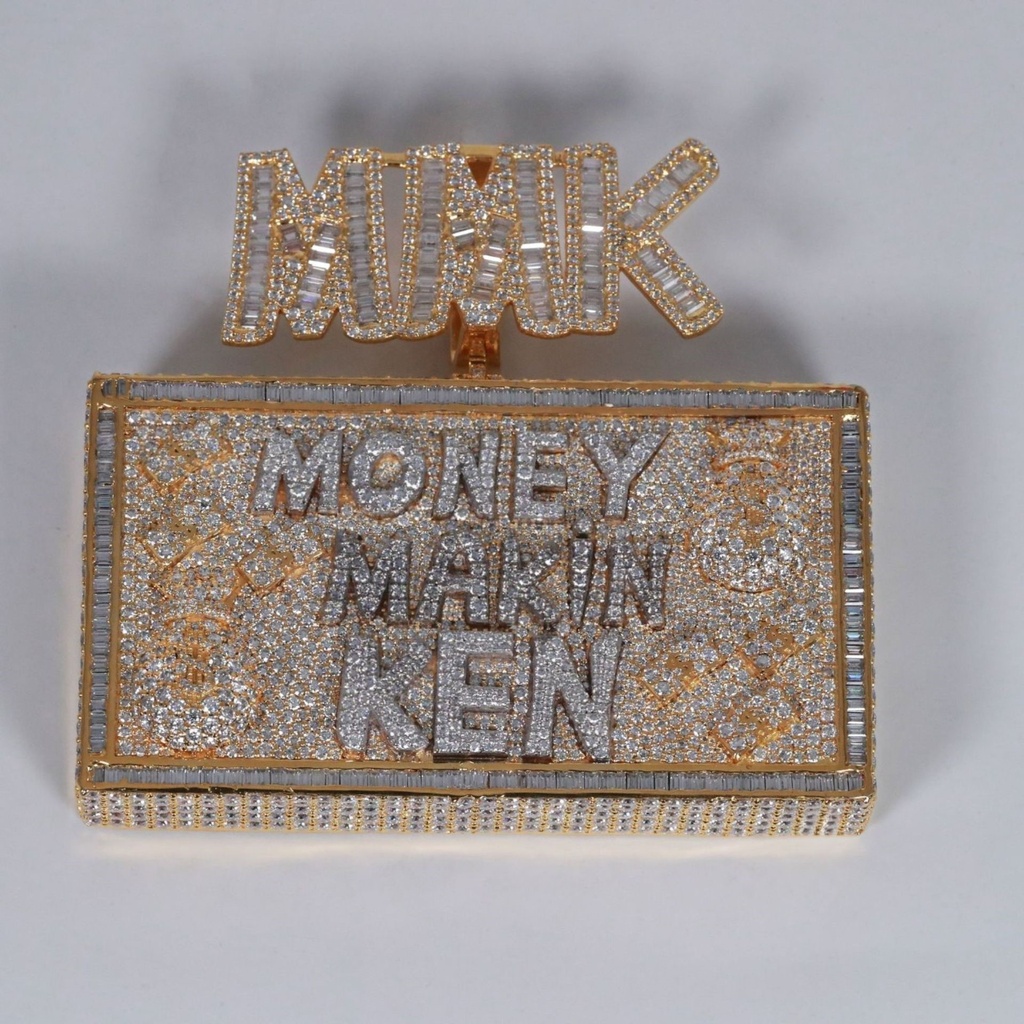 Luxurious jewelry in 14 KT lab grown diamond pendant for men with vvs clarity diamonds