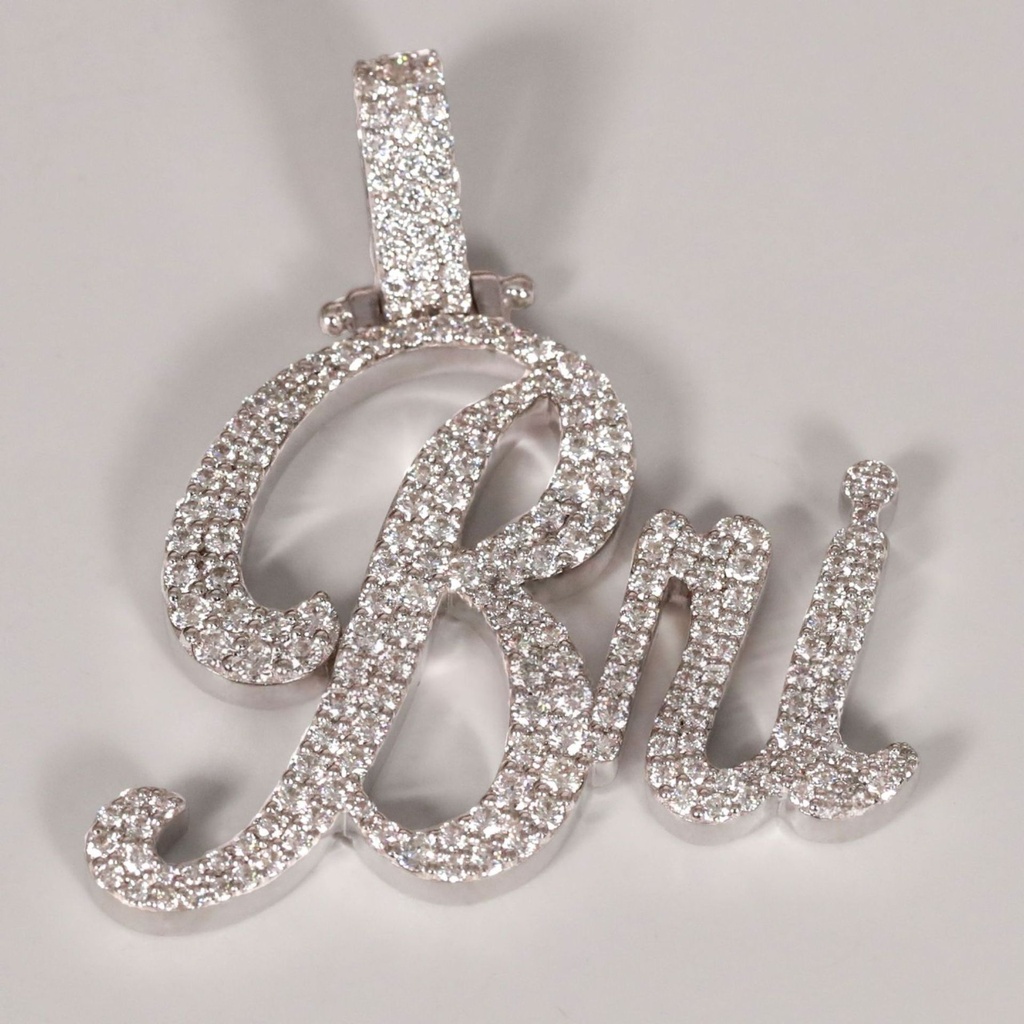 Personalized letter pendant meticulously crafted in 14kt white gold and adorned with lab-grown diamonds