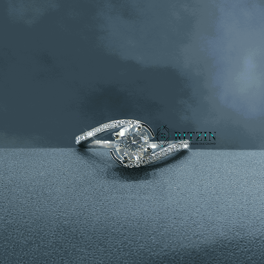 Round Cut Diamond Twisted Style Engagement Ring For Women 