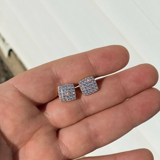 Round Cut Diamond Stud Earring For Women