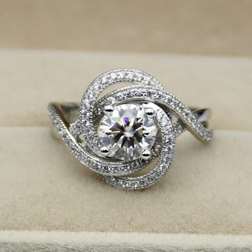 Round Diamond Engagement Ring for Women