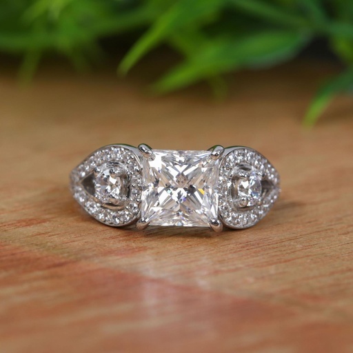 Princess Cut Diamond Unique Style Engagement Ring for Women