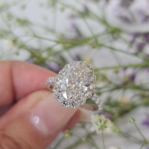 Oval Cut Stone Anniversary Ring for Women