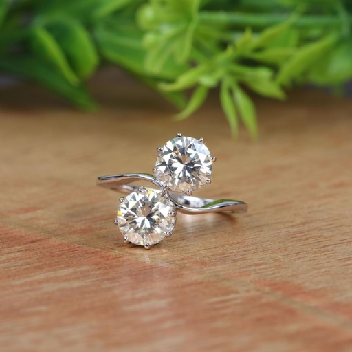 Round  Diamond Toi Et Moi Engagement Ring for Women