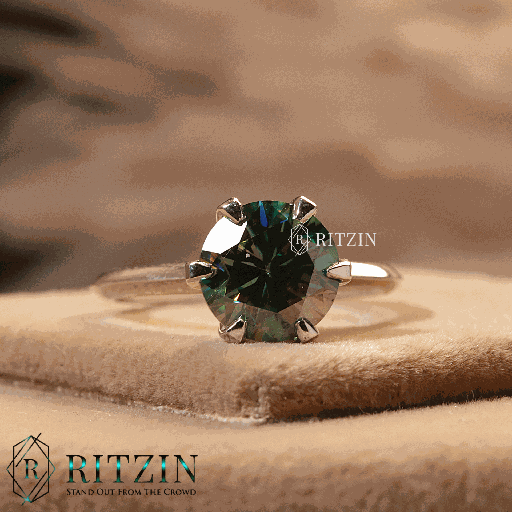 Green Round Cut Diamond Solitaire Style Engagement Ring For Women