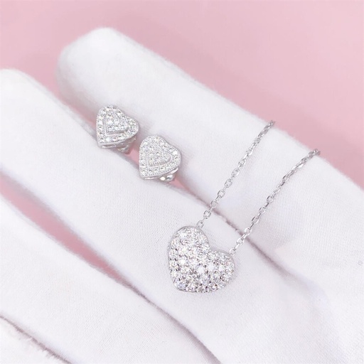 Round Cut Diamond Heart Shape Pendant And Earrings For Women
