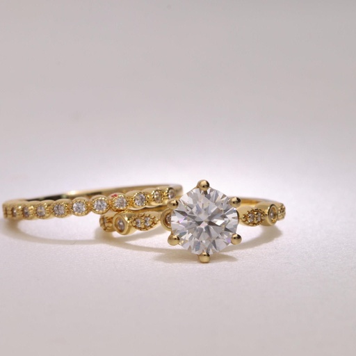 Round Cut Diamond Bridal Set For Women