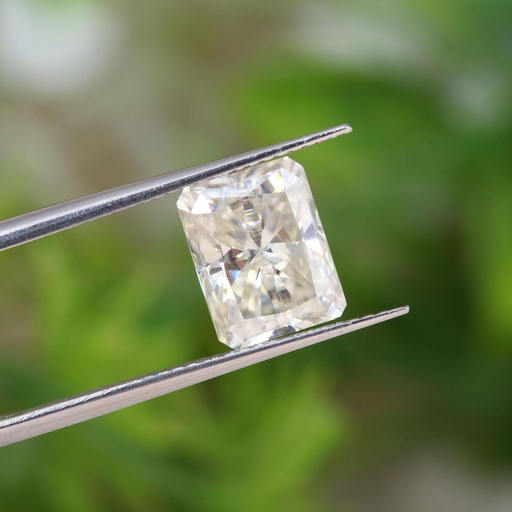 Loose Moissanite Off White Clean Radiant Cut 8.00 x 6.00 MM